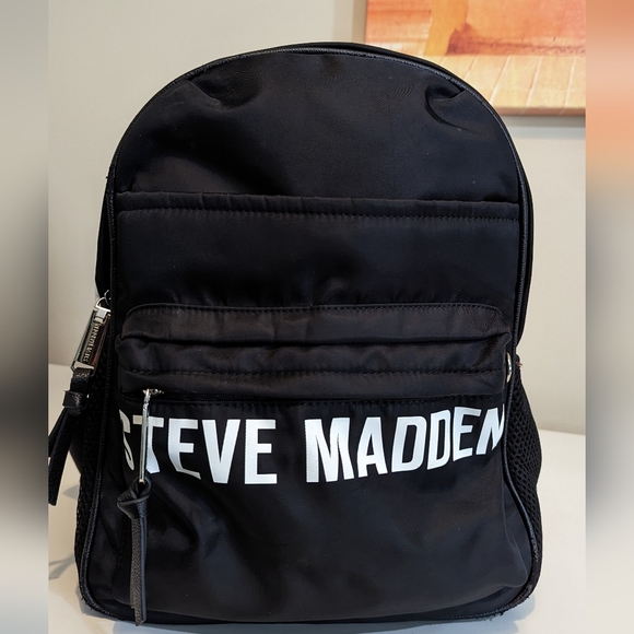 Steve Madden Handbags - 𝅺Steve Madden Backpack